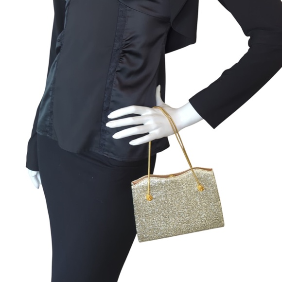 Vintage Gold Metallic Lamé Evening Handbag with Metal Rosette Clasp - Picture 3 of 14